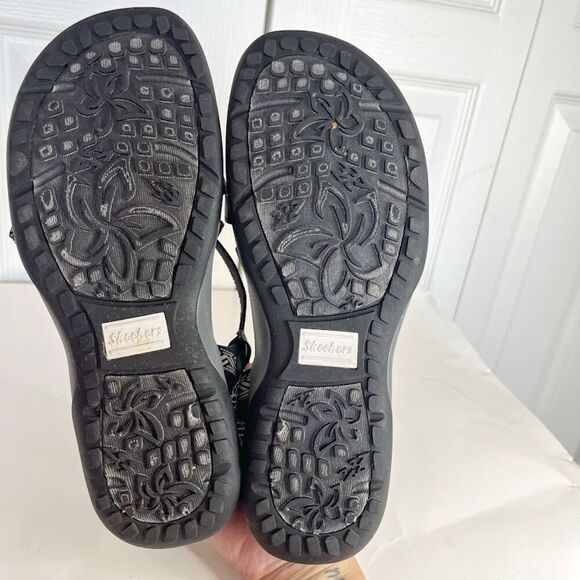 Skechers Reggae Slim Strappy Memory Foam Cushioned Criss Cross Sandals - Picture 8 of 11